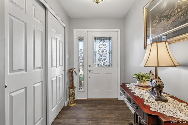 $395,000 | 6 Kelso Drive, St. Charles, MO 63301