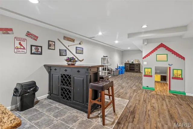 $395,000 | 6 Kelso Drive, St. Charles, MO 63301