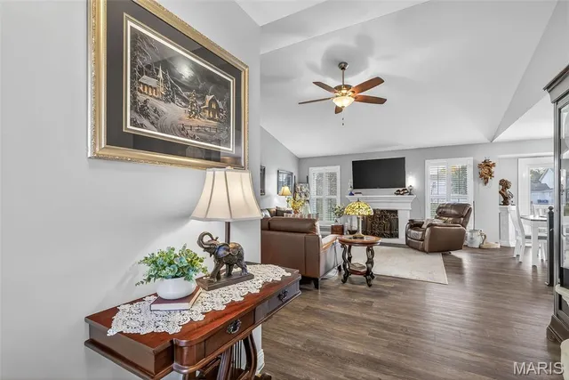 $395,000 | 6 Kelso Drive, St. Charles, MO 63301