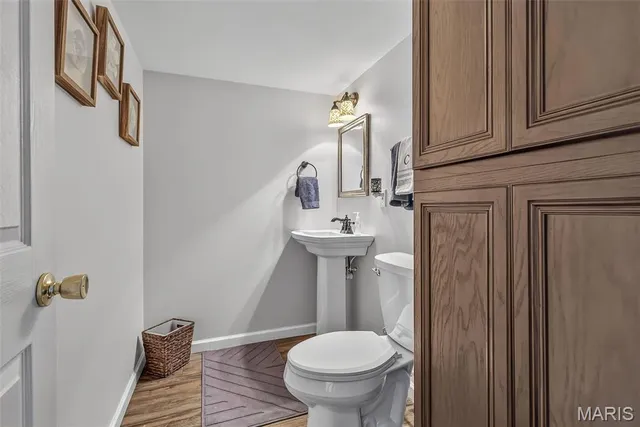 $395,000 | 6 Kelso Drive, St. Charles, MO 63301