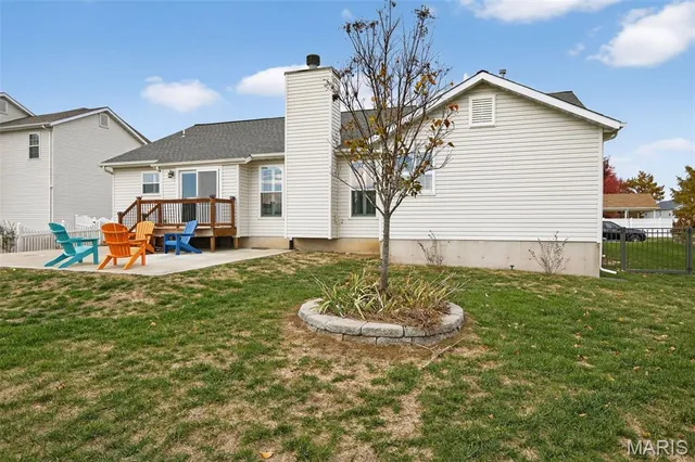 $395,000 | 6 Kelso Drive, St. Charles, MO 63301