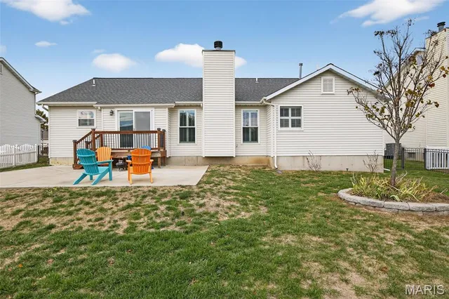 $395,000 | 6 Kelso Drive, St. Charles, MO 63301