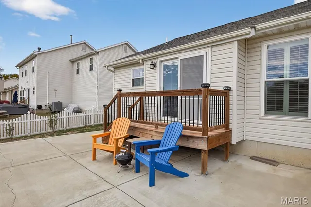 $395,000 | 6 Kelso Drive, St. Charles, MO 63301