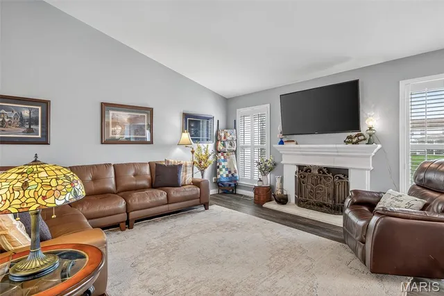 $395,000 | 6 Kelso Drive, St. Charles, MO 63301