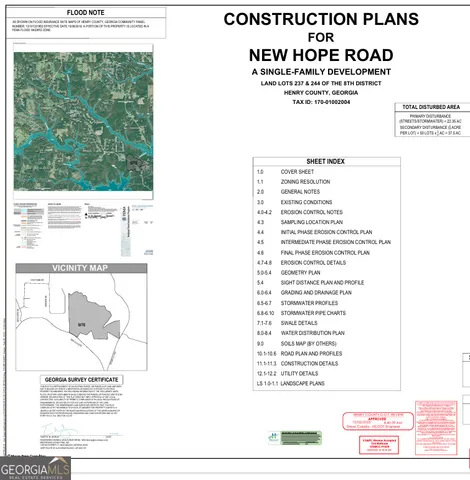 a view of a yard with palm trees