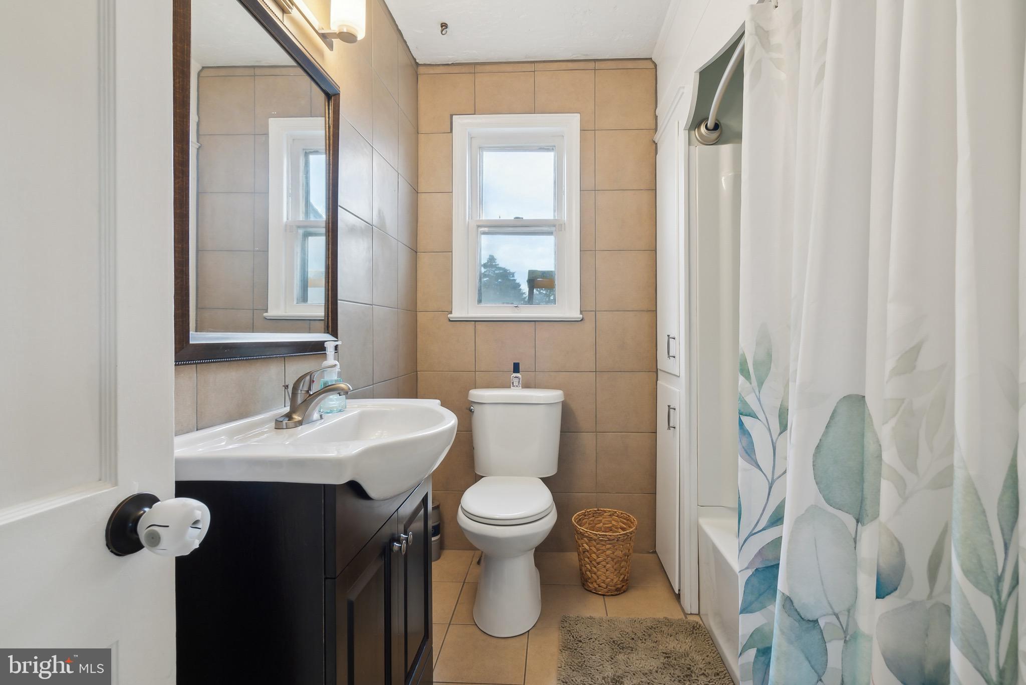 422 Winslow Road Williamstown, NJ 08094 - Photo 16 of 25 Hall Bath