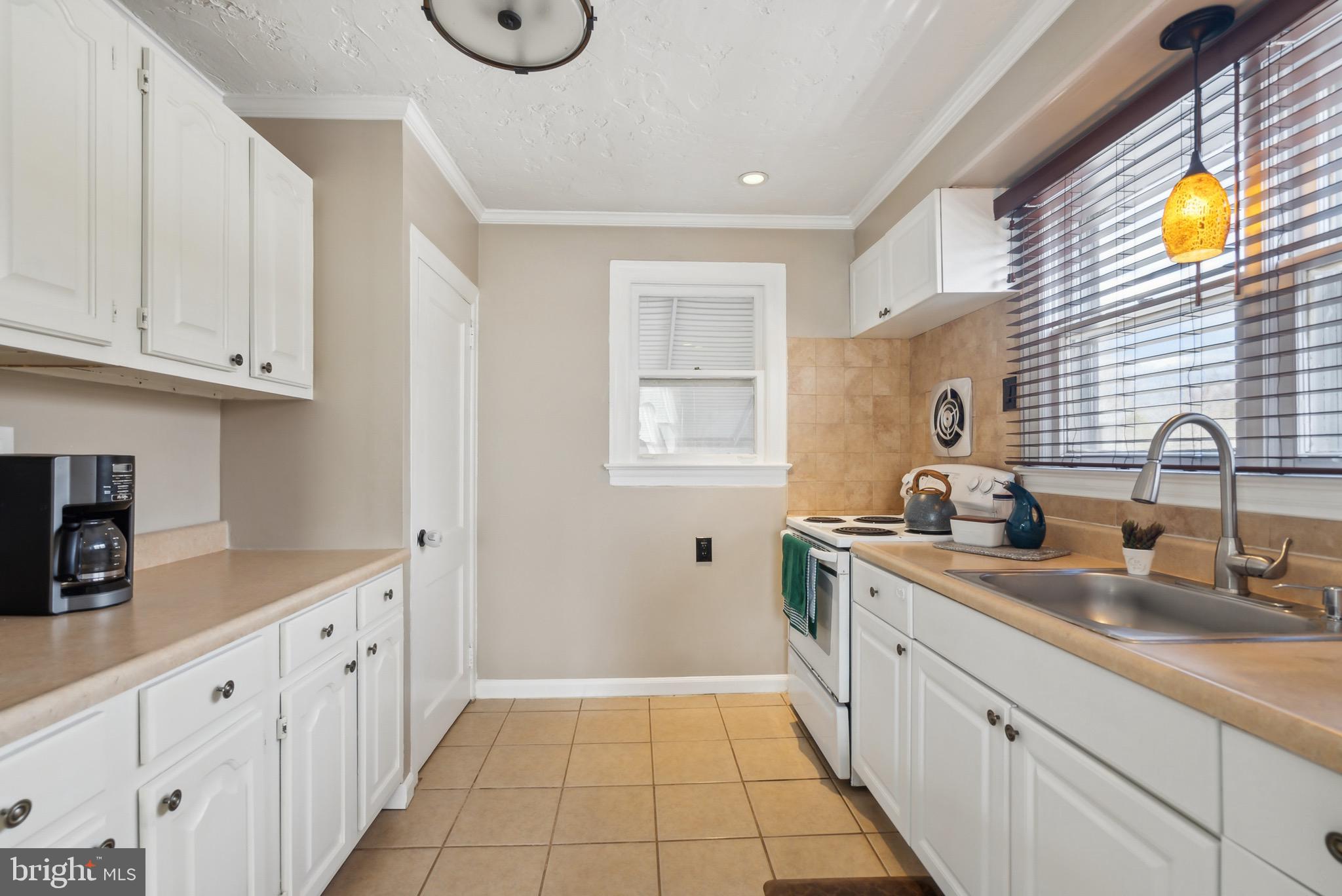 422 Winslow Road Williamstown, NJ 08094 - Photo 10 of 25 Kitchen