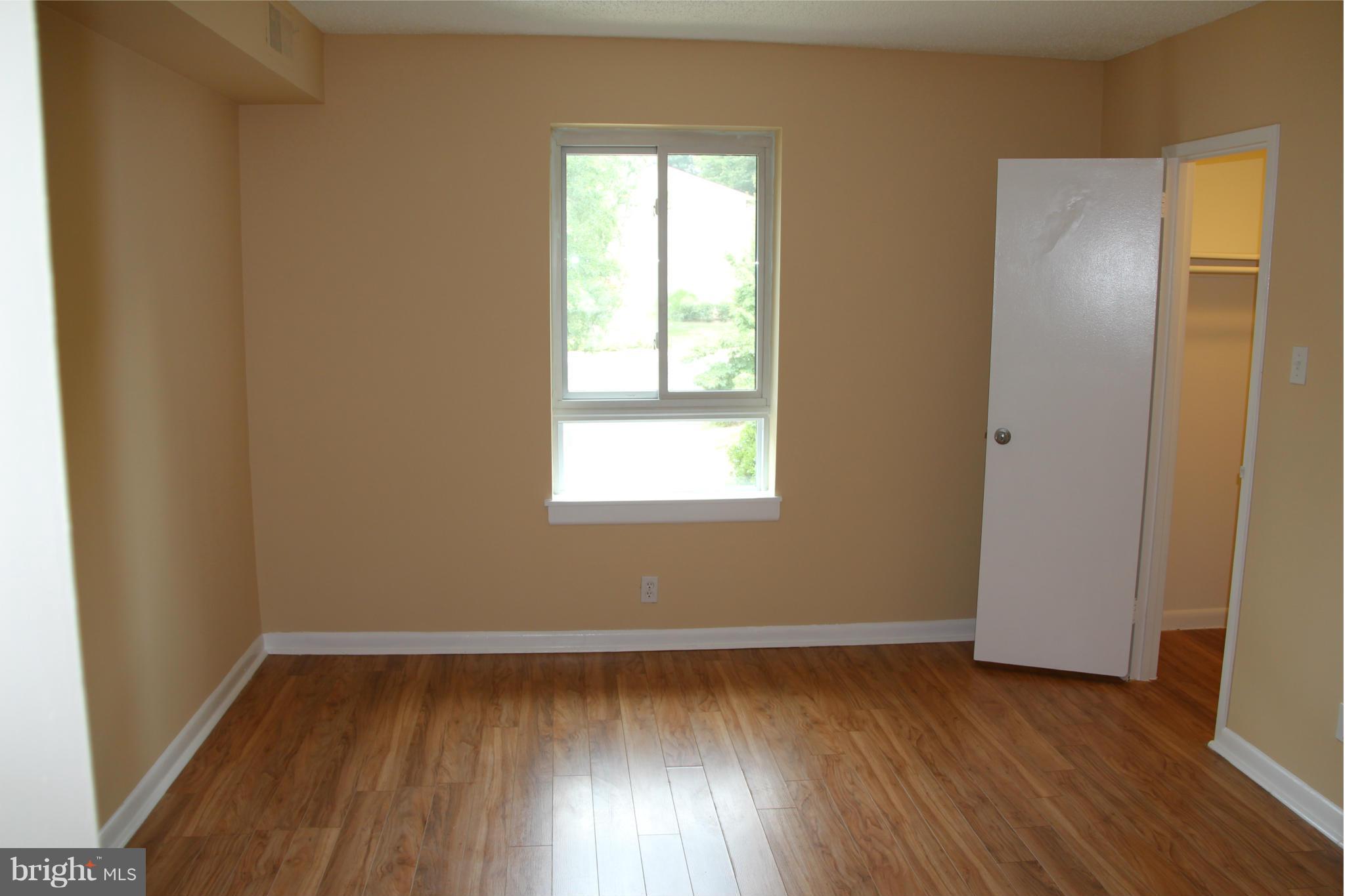 11637 Stoneview Square, Unit 11C Reston, VA 20191 - Photo 22 of 30 Master bedroom