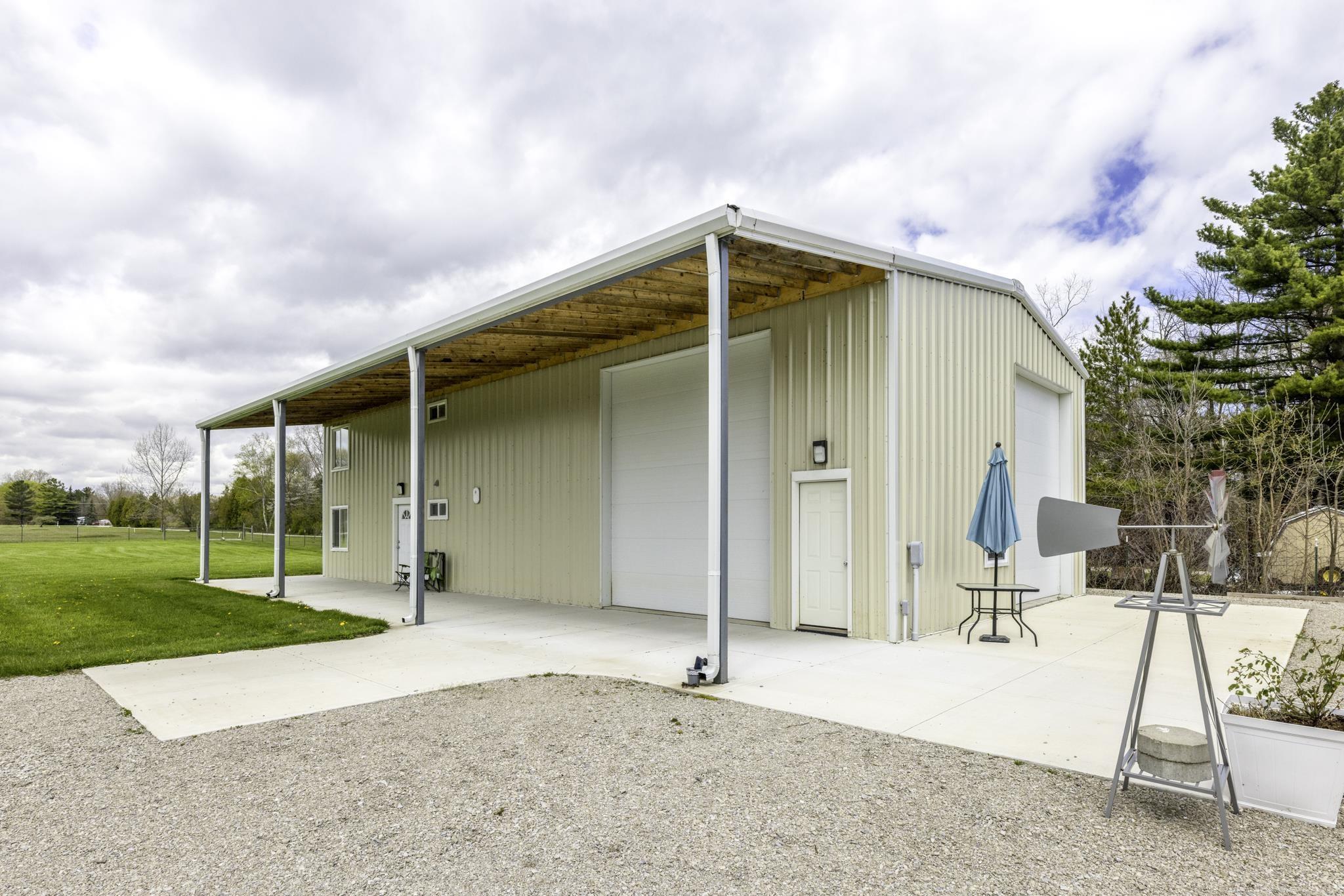 6655 Lakeshore Road Lexington, MI 48450 - Photo 12 of 99