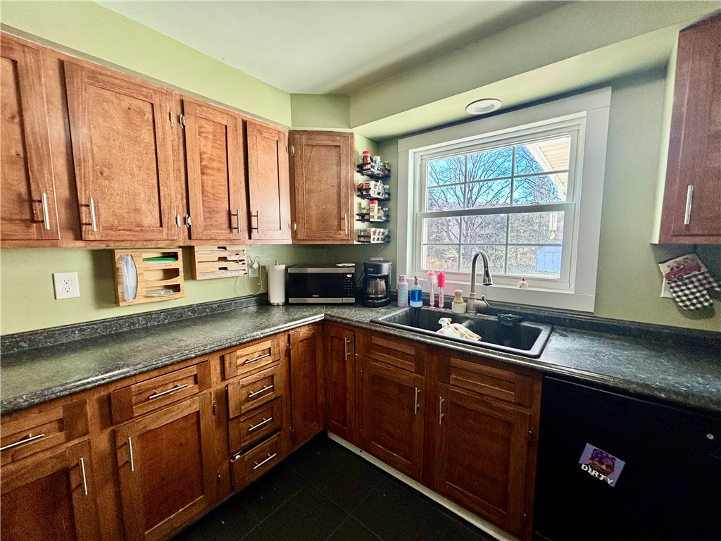 47 Richards Drive Triangle, NY 13862 - Photo 4 of 36