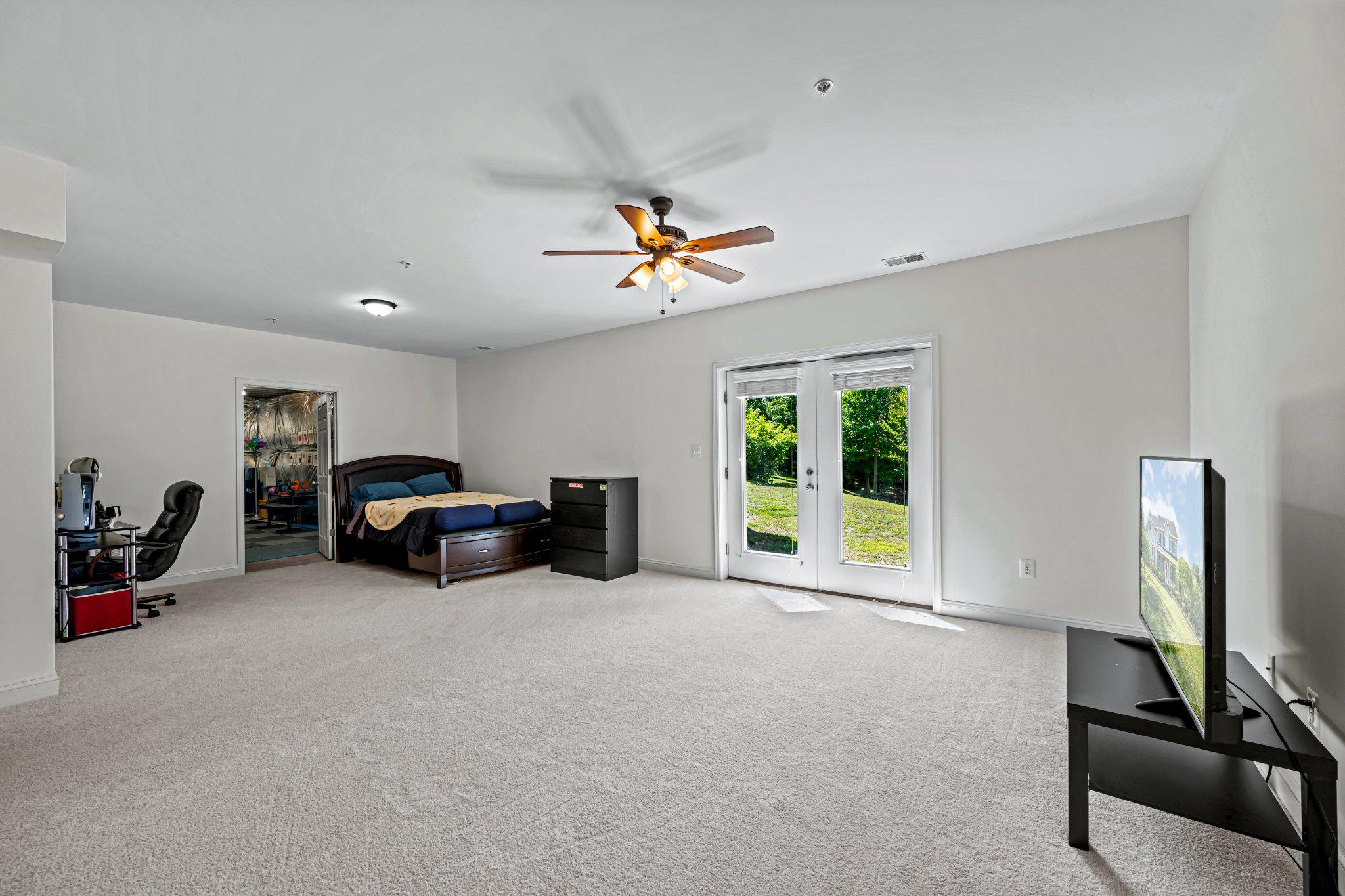 10693 Harding Road Laurel, MD 20723 - Photo 42 of 55 A large lower level rec room or teen hangout!
