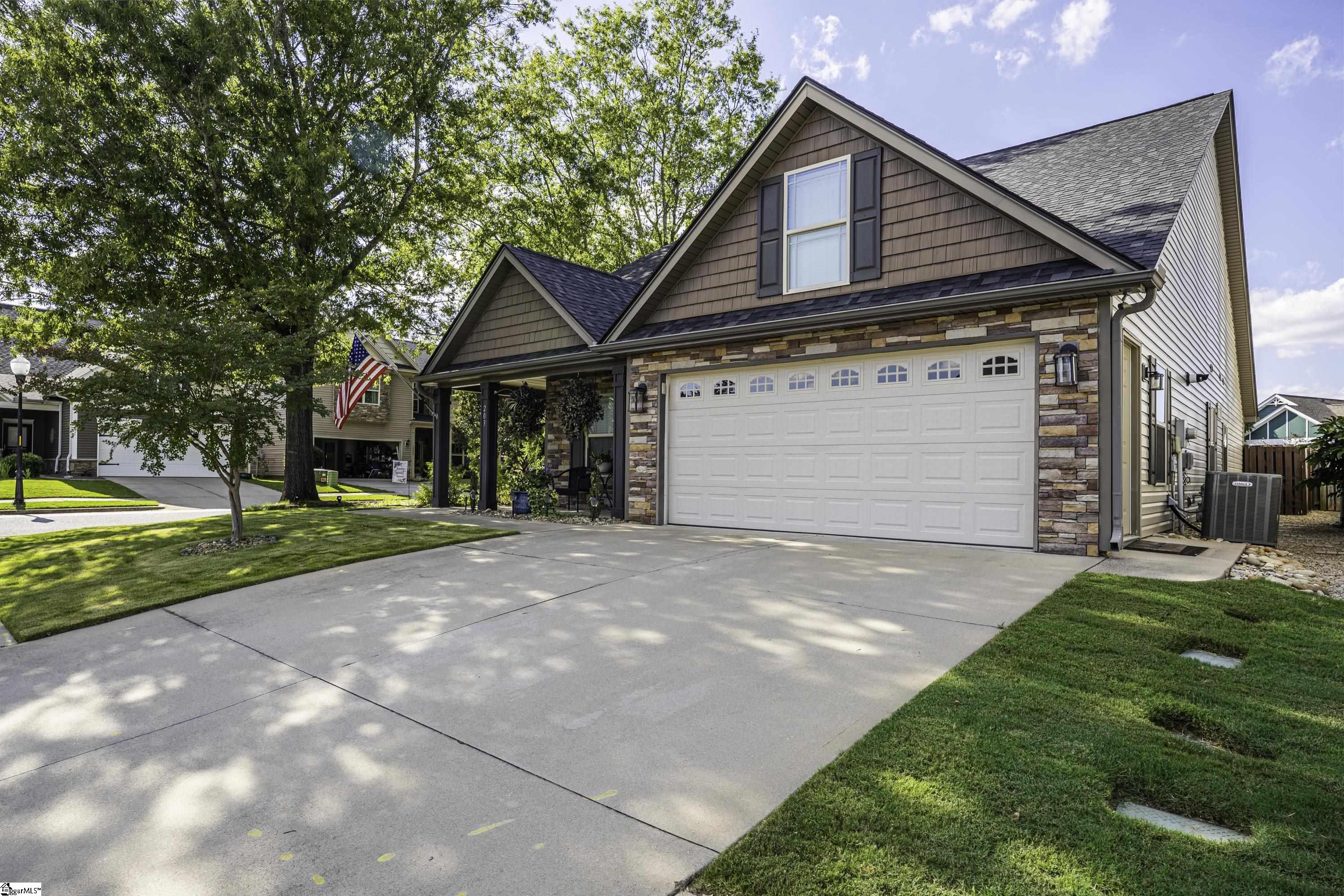 203 Medoc Lane Moore, SC 29369 - Photo 2 of 43