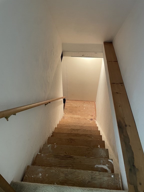 811 Washington Street, Unit 9 Pembroke, MA 02359 - Photo 7 of 10 a view of entryway