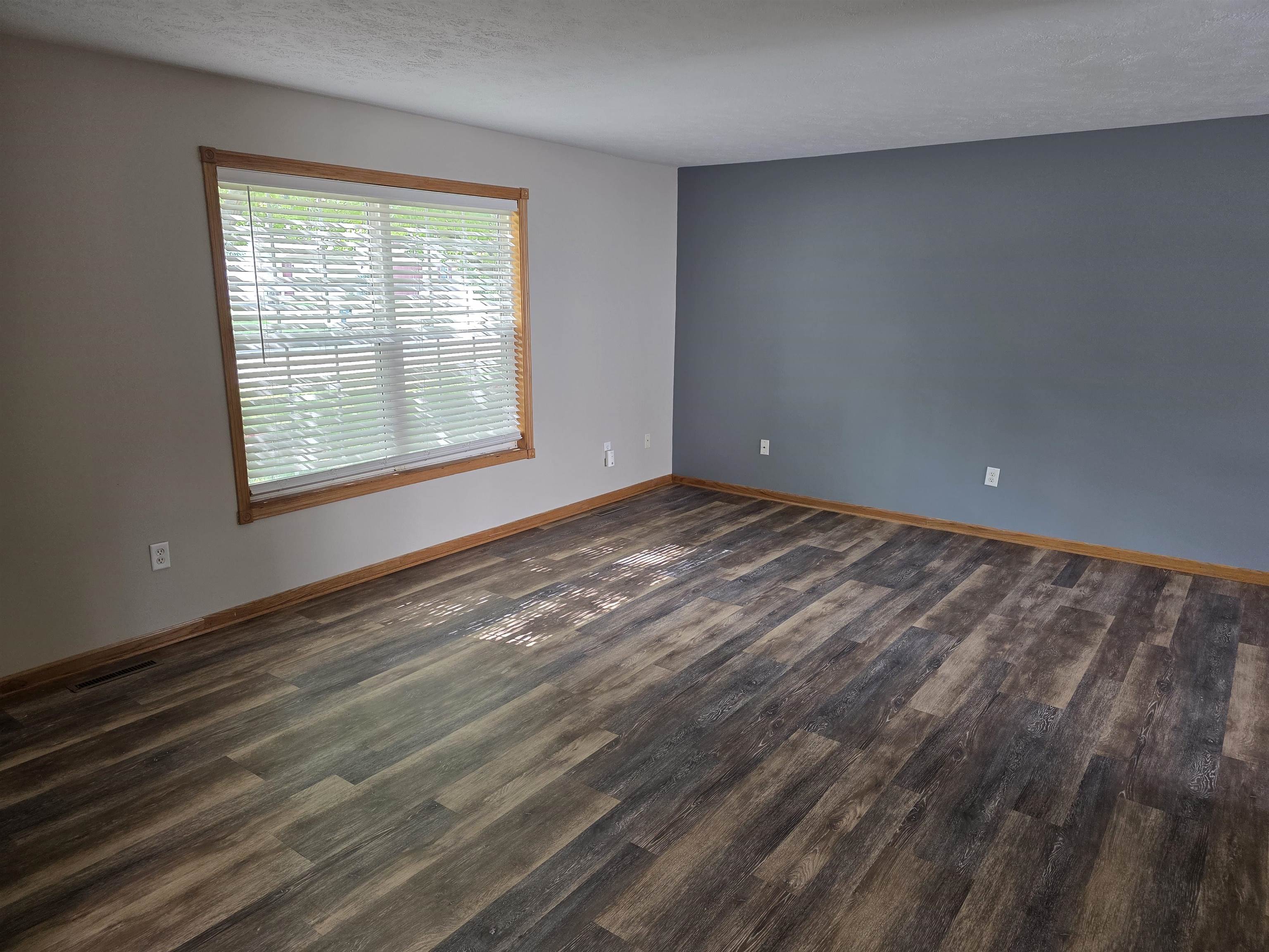2221 Alongi Lane Beloit, WI 53511 - Photo 10 of 33