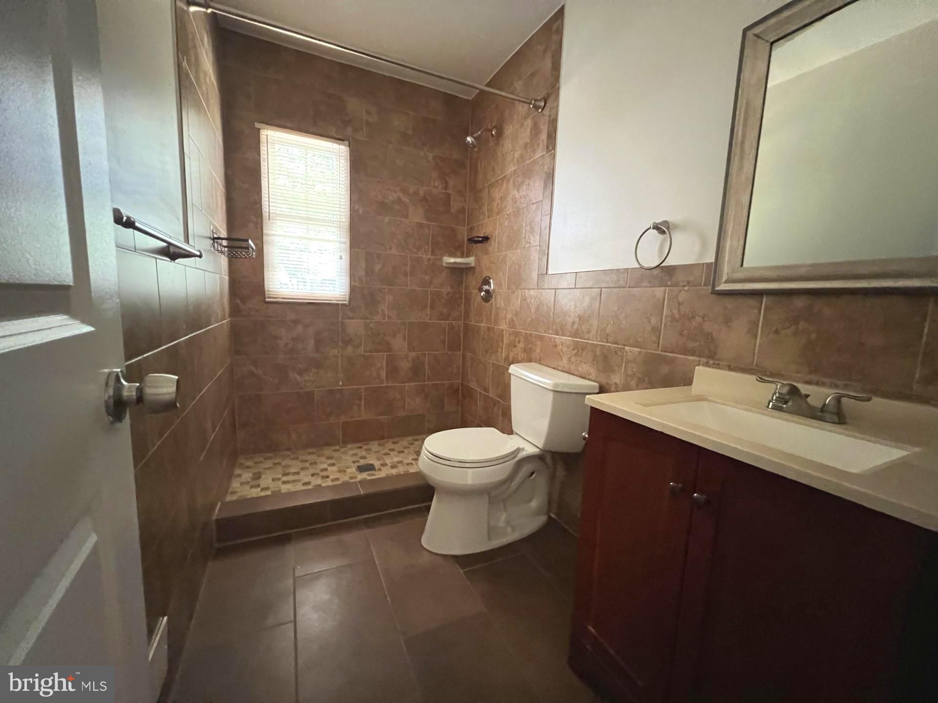 9708 Dameron Drive Silver Spring, MD 20910 - Photo 13 of 27 Bath