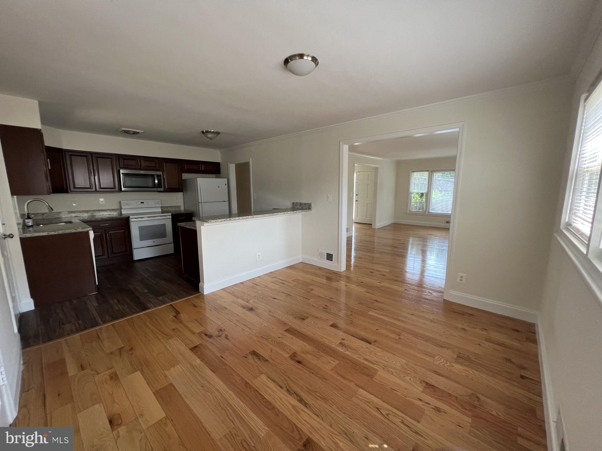 9708 Dameron Drive Silver Spring, MD 20910 - Photo 7 of 27