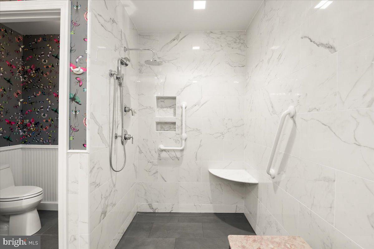 325 Beverley Drive Alexandria, VA 22305 - Photo 12 of 73