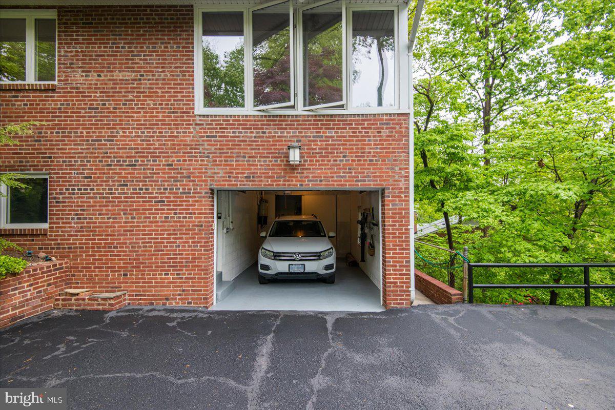 325 Beverley Drive Alexandria, VA 22305 - Photo 21 of 73