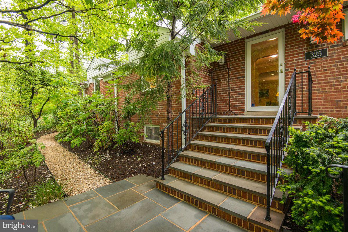 325 Beverley Drive Alexandria, VA 22305 - Photo 25 of 73