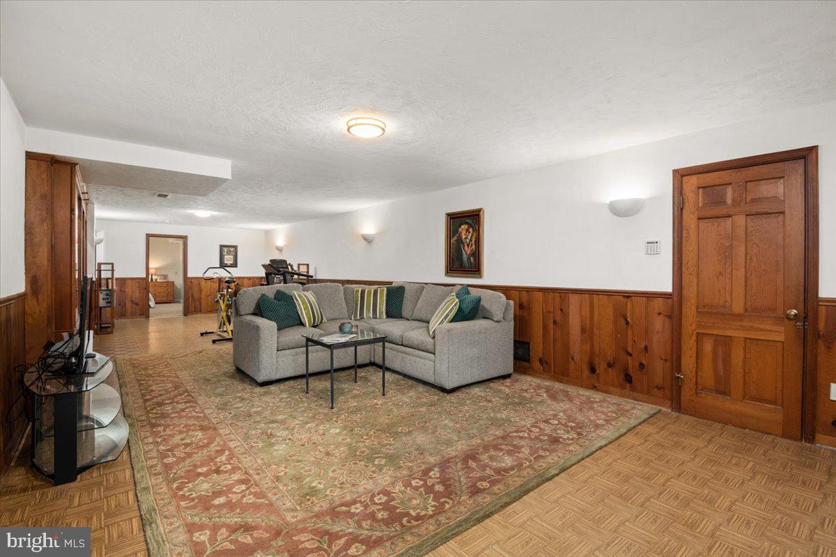 325 Beverley Drive Alexandria, VA 22305 - Photo 55 of 73