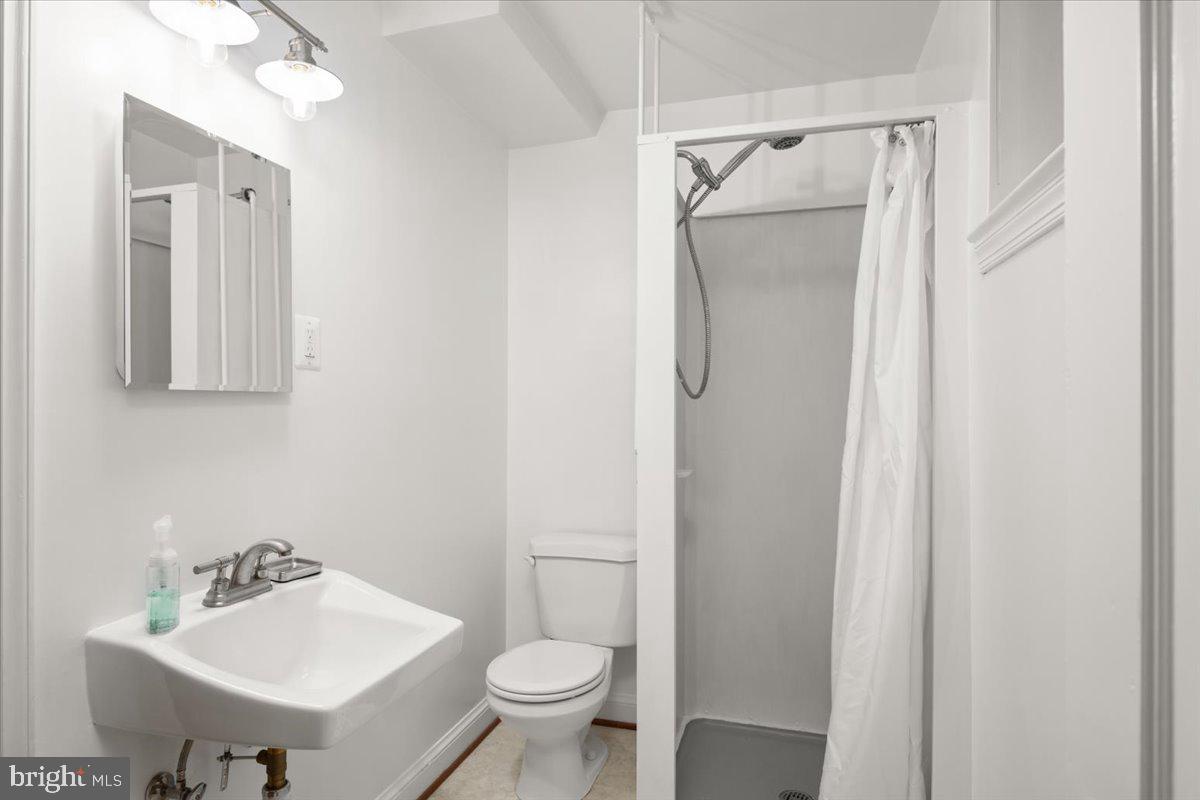 325 Beverley Drive Alexandria, VA 22305 - Photo 59 of 73