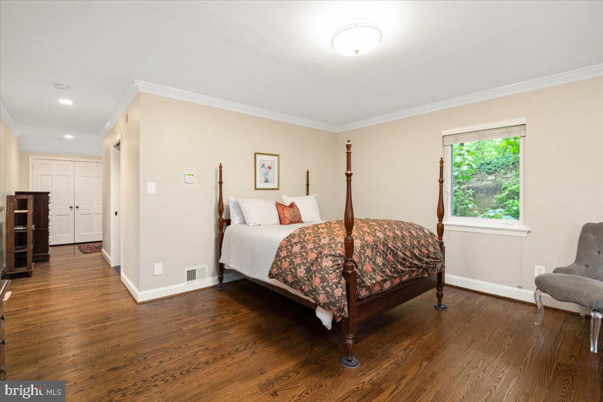 325 Beverley Drive Alexandria, VA 22305 - Photo 9 of 73