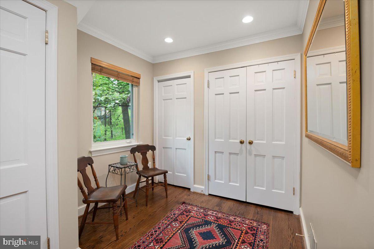 325 Beverley Drive Alexandria, VA 22305 - Photo 10 of 73