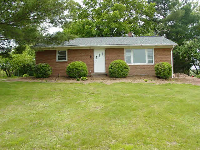 482 Kelly Road Mount Jackson, VA 22842 - Photo 1 of 1 front view of a house with a yard