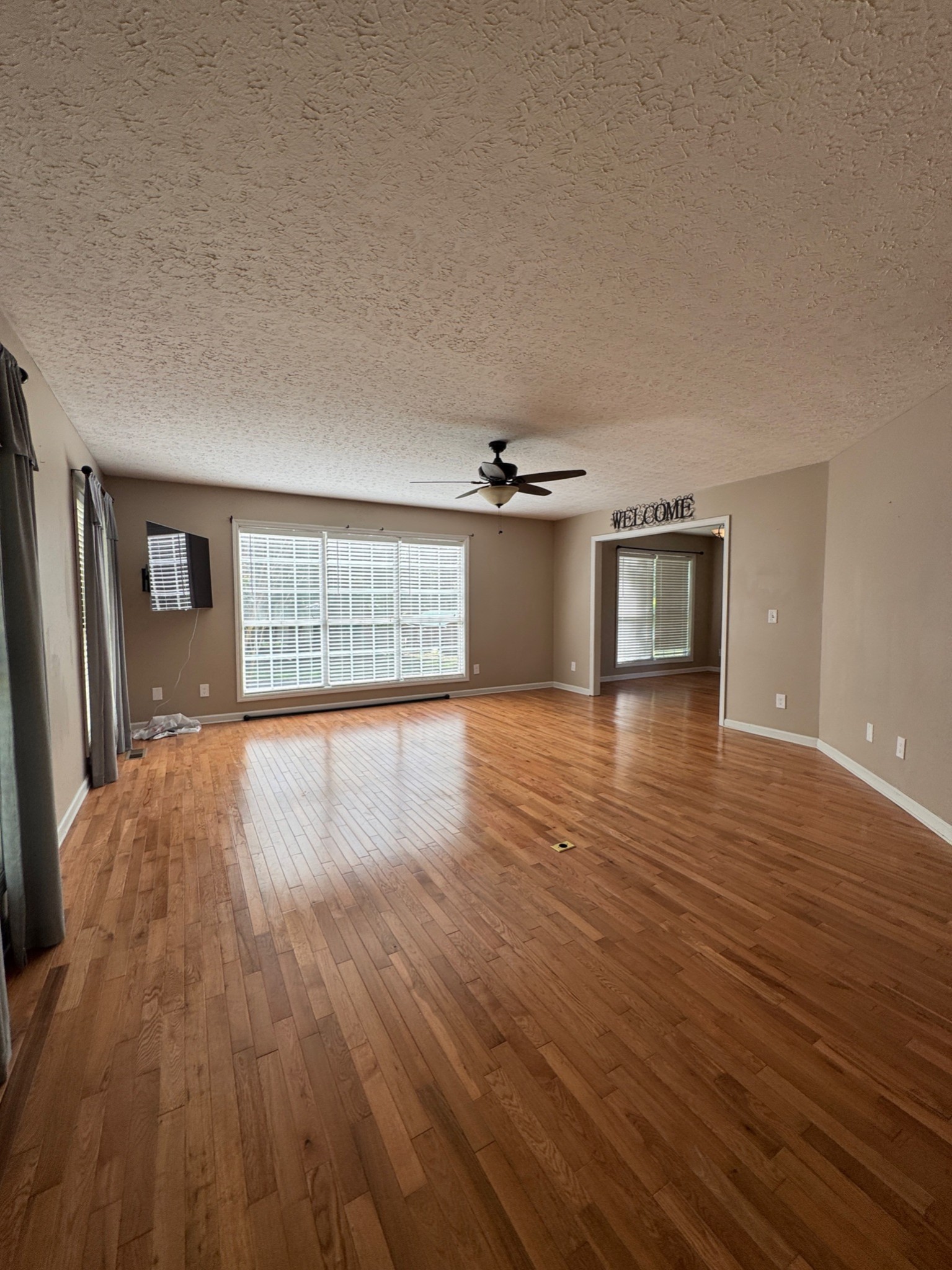 3594 Oak Grove Road Red Boiling Springs, TN 37150 - Photo 33 of 33 a view of empty room with wooden floor and fan