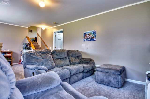 106 Daley Road Lapeer, MI 48446 - Photo 32 of 38 21146441-31.JPG