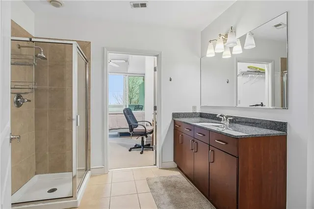 $2,995 | 44 Peachtree Place Northeast, Unit 424, Atlanta, GA 30309