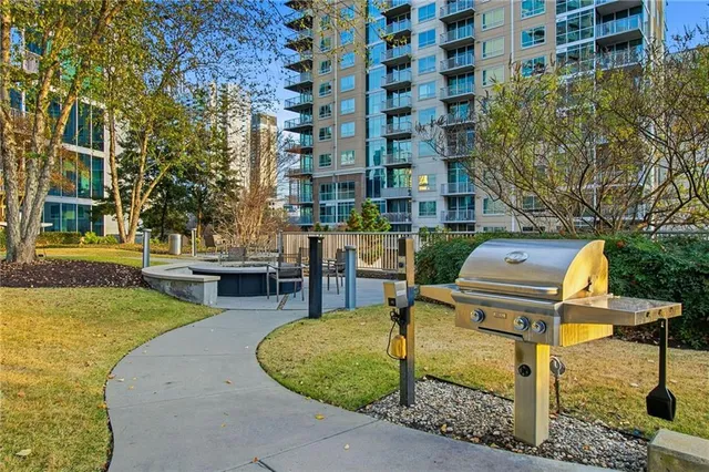 $2,995 | 44 Peachtree Place Northeast, Unit 424, Atlanta, GA 30309