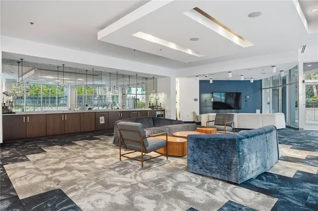 $2,995 | 44 Peachtree Place Northeast, Unit 424, Atlanta, GA 30309