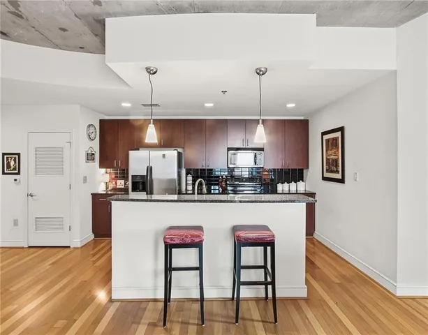 $2,995 | 44 Peachtree Place Northeast, Unit 424, Atlanta, GA 30309
