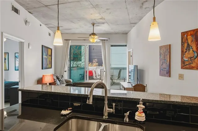 $2,995 | 44 Peachtree Place Northeast, Unit 424, Atlanta, GA 30309