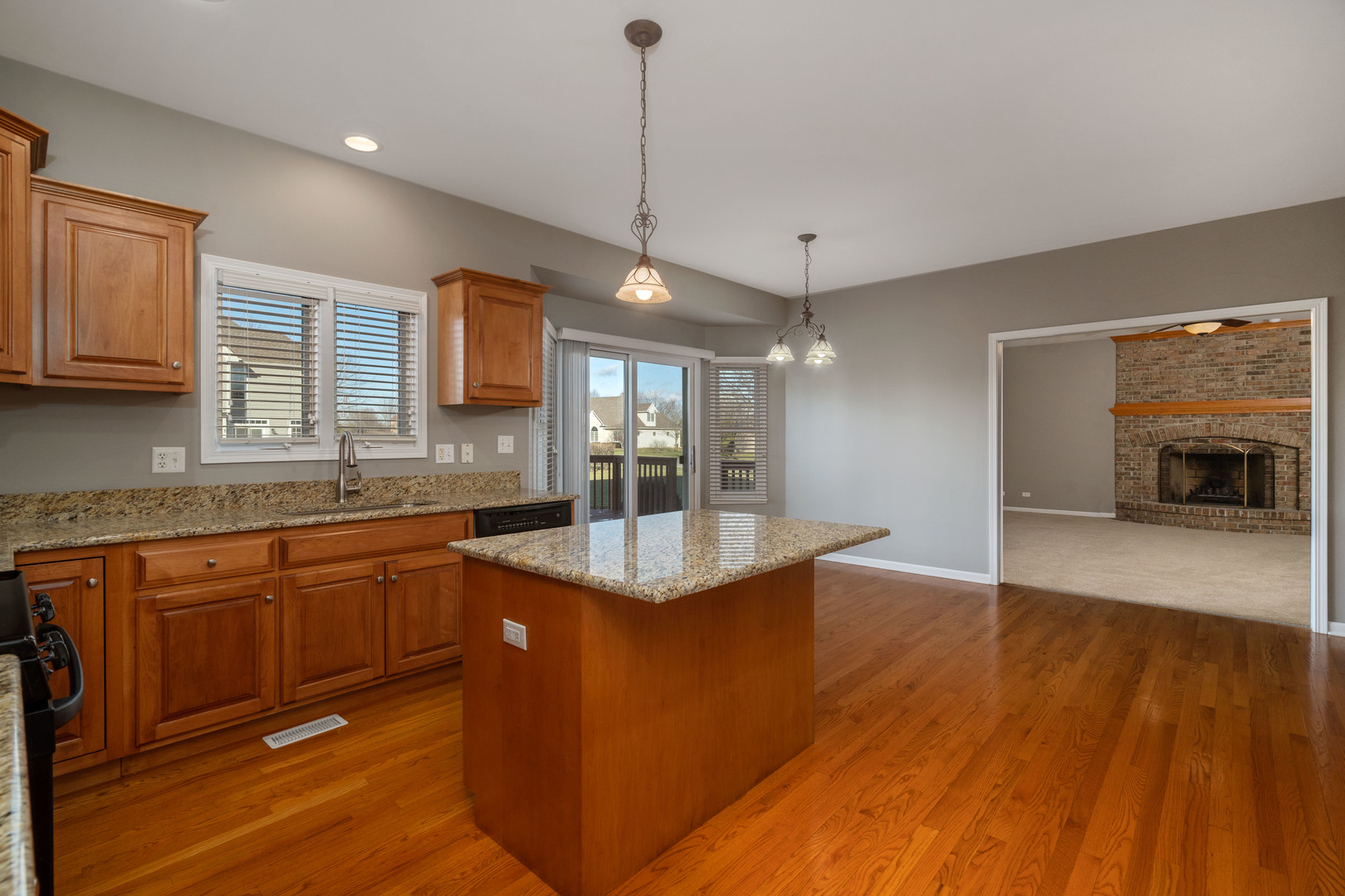 798 Merrill New Road Sugar Grove, IL 60554 - Photo 9 of 33