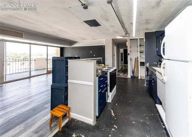 $155,000 | 411 Lakewood Circle, Unit C404, Colorado Springs, CO 80910