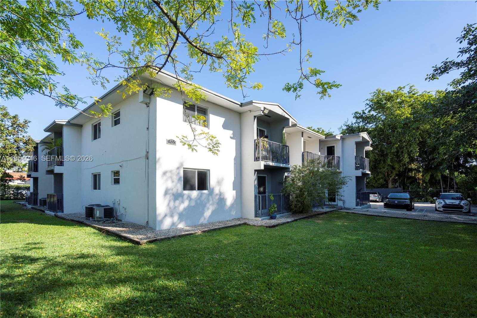 465 Northeast 59th Street, Unit 12 Miami, FL 33137 - Photo 17 of 17 a view of backyard with a garden and plants