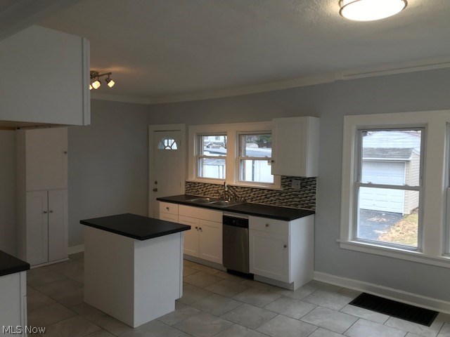 3426 Winsford Road Cleveland Heights, OH 44112 - Photo 5 of 22