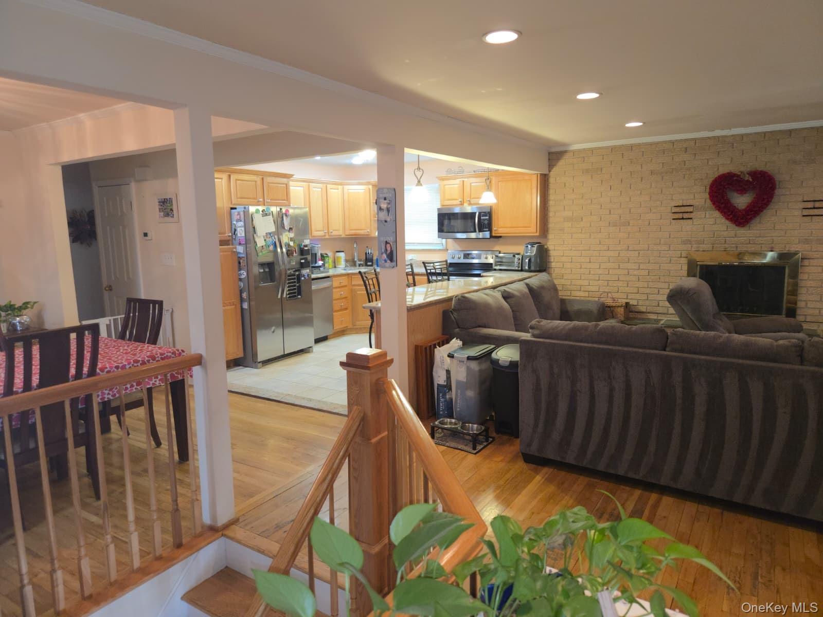 131 Ethel Street Valley Stream, NY 11580 - Photo 4 of 18 a living room with furniture