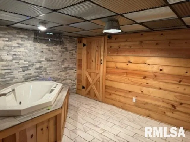 $49,900 | 812 North Orchard Street, Pittsfield, IL 62363