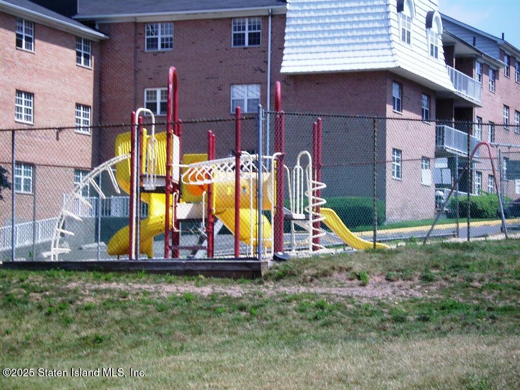 11 Windham Loop, Unit 2DD Staten Island, NY 10314 - Photo 22 of 27 a view of outdoor space with garden