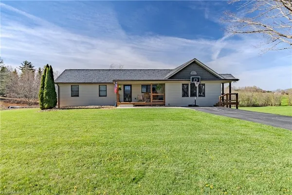 $499,000 | 1061 Garvey Road, Piney Creek, NC 28663