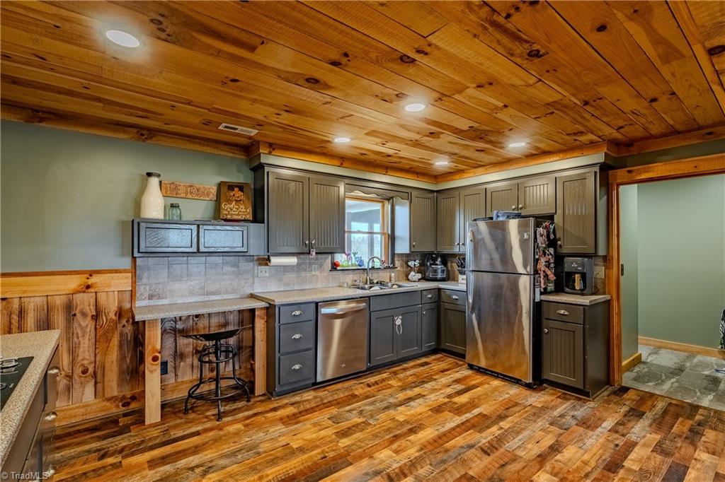 1061 Garvey Road Piney Creek, NC 28663 - Photo 12 of 48