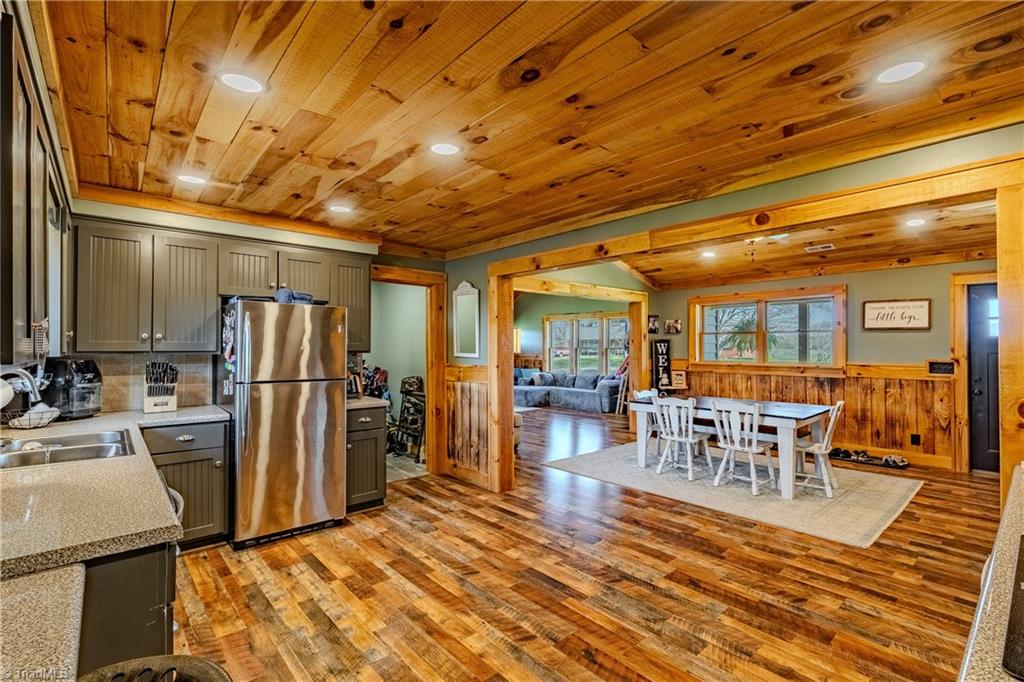 1061 Garvey Road Piney Creek, NC 28663 - Photo 13 of 48
