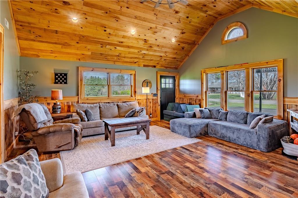1061 Garvey Road Piney Creek, NC 28663 - Photo 16 of 48