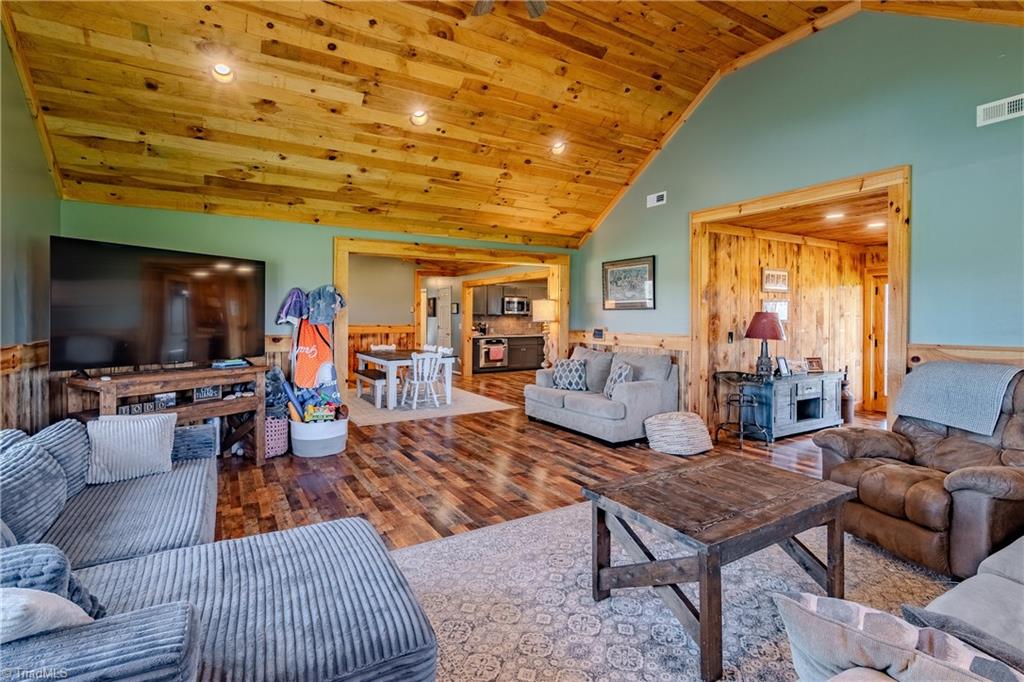 1061 Garvey Road Piney Creek, NC 28663 - Photo 17 of 48