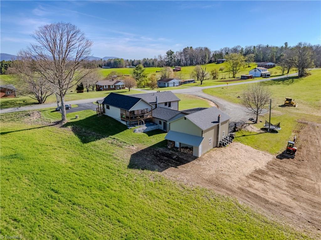1061 Garvey Road Piney Creek, NC 28663 - Photo 37 of 48