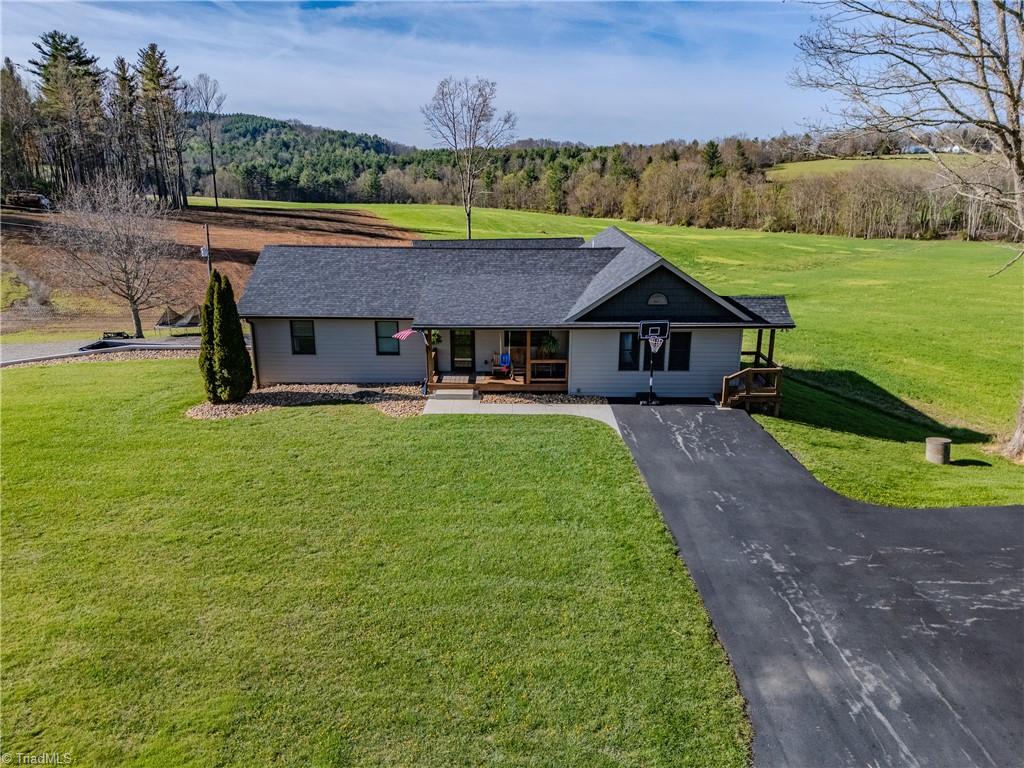 1061 Garvey Road Piney Creek, NC 28663 - Photo 4 of 48