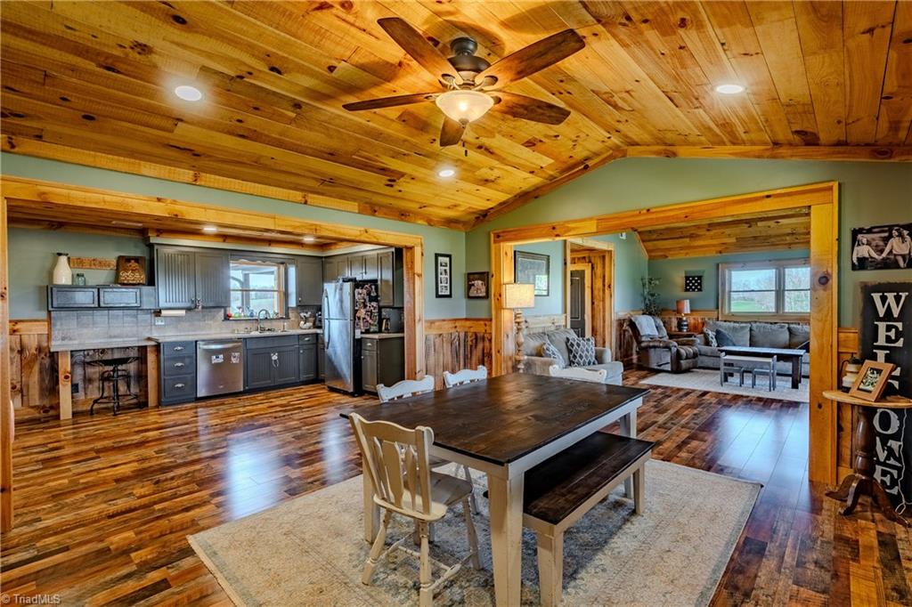 1061 Garvey Road Piney Creek, NC 28663 - Photo 7 of 48